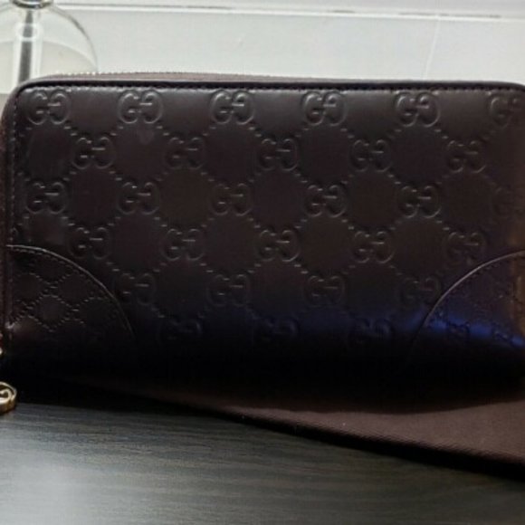 Gucci Accessories - Signature Zip Around Wallet Guccissima Leather